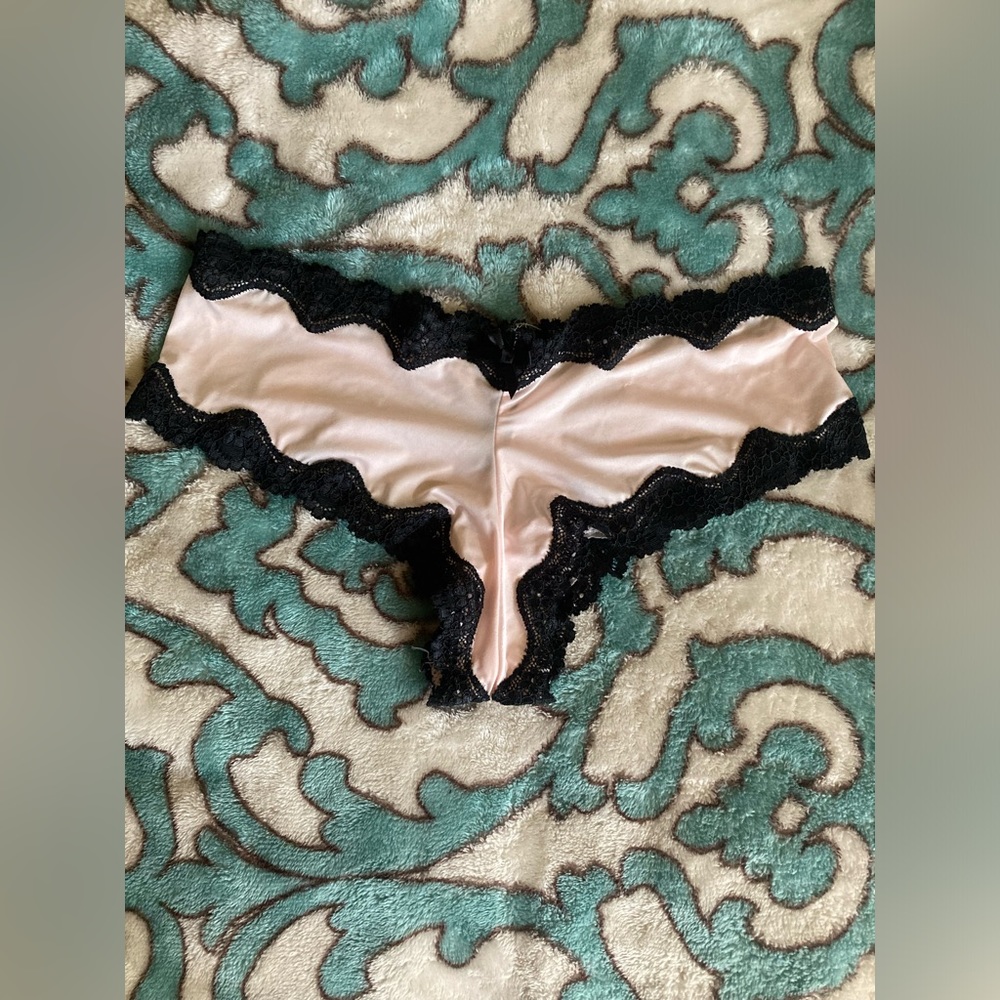 NWOT Victorias Secret Cheeky Underwear